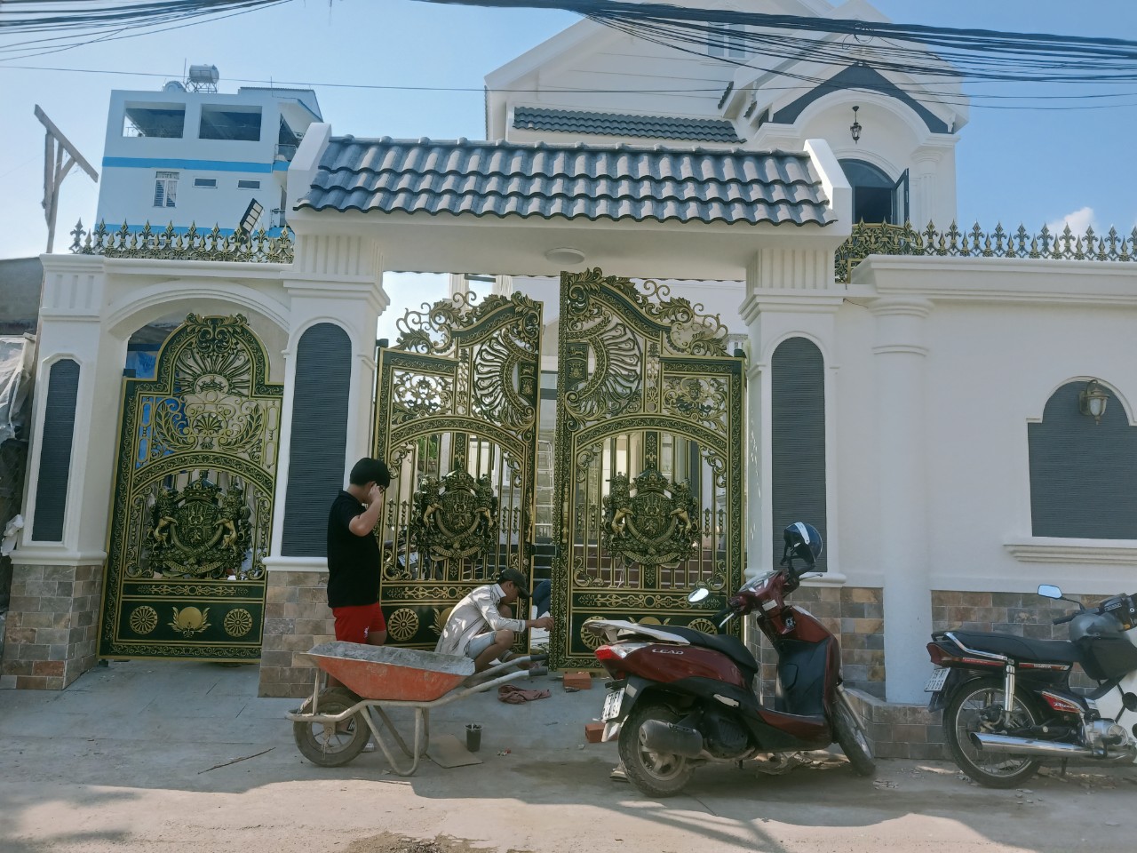 Cổng mặt trời đã thi công