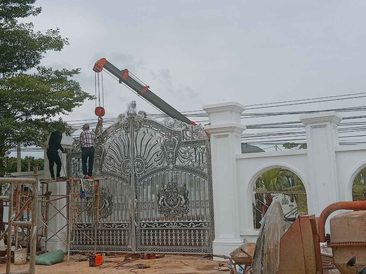 Cổng mặt trời đã thi công