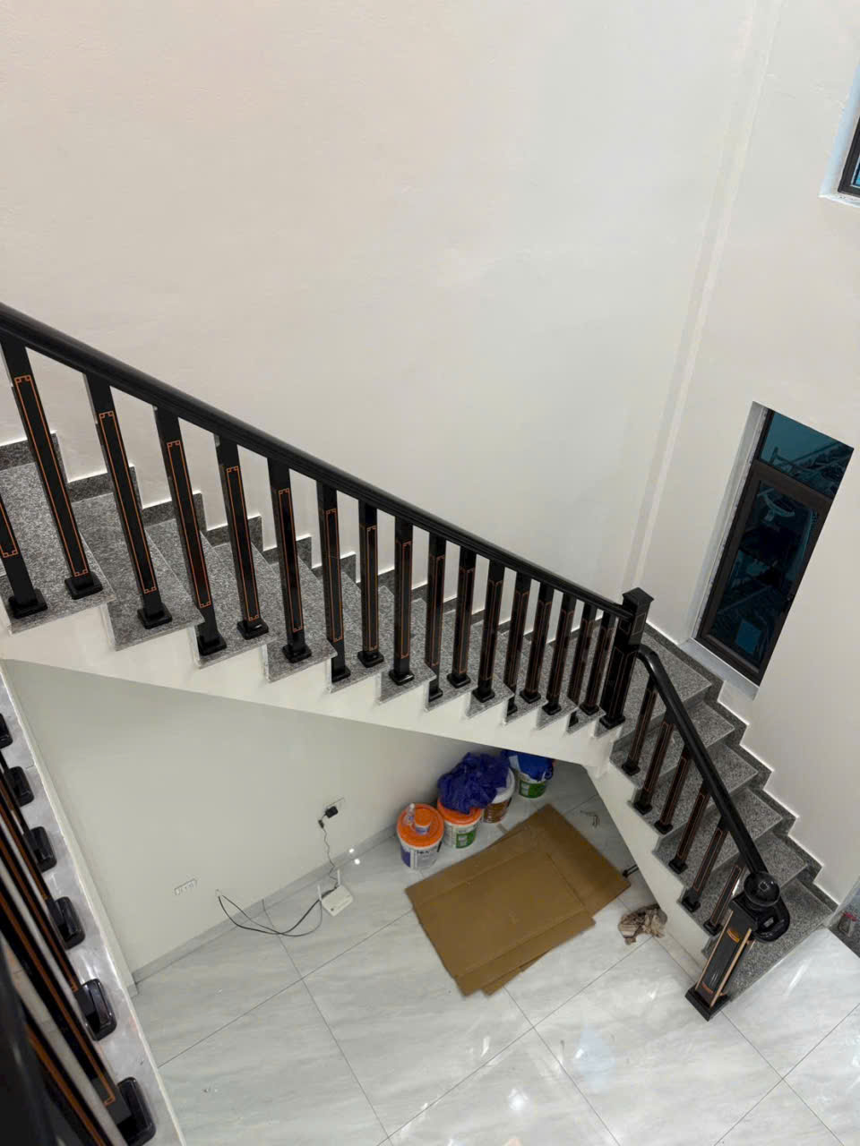 Cầu thang nhập khẩu đẹp